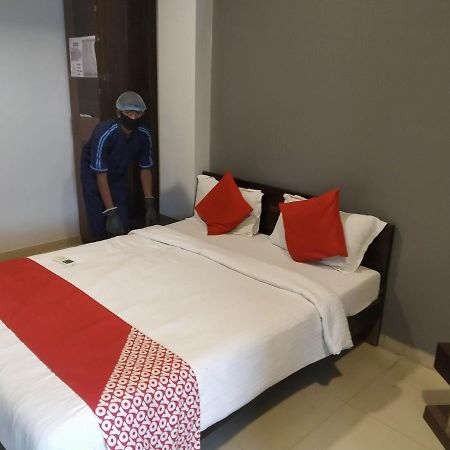 OYO Flagship 47564 Hotel Gallops Sarkhej Exterior foto