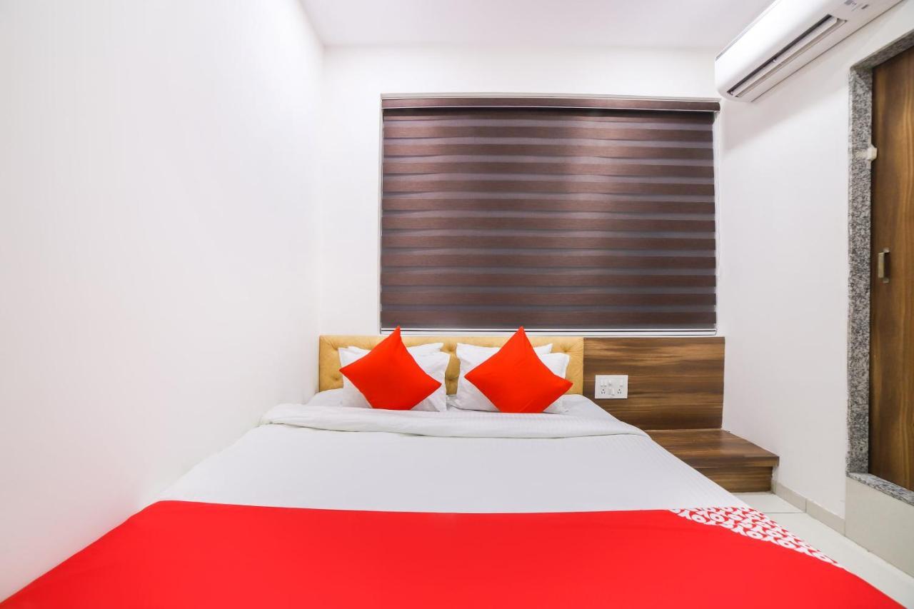 OYO Flagship 47564 Hotel Gallops Sarkhej Exterior foto