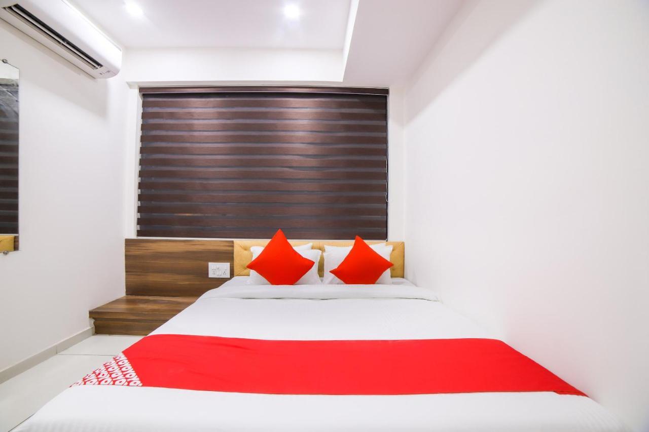 OYO Flagship 47564 Hotel Gallops Sarkhej Exterior foto