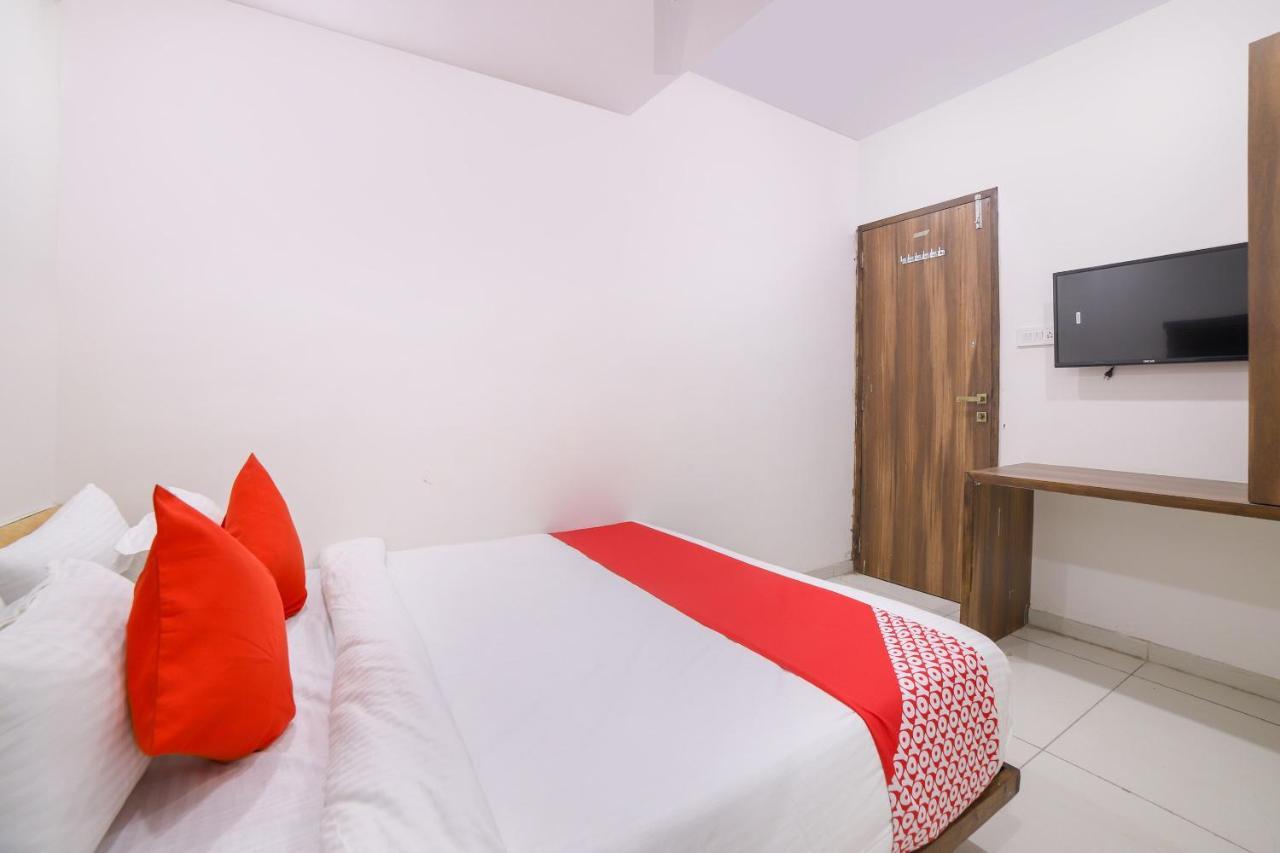 OYO Flagship 47564 Hotel Gallops Sarkhej Exterior foto